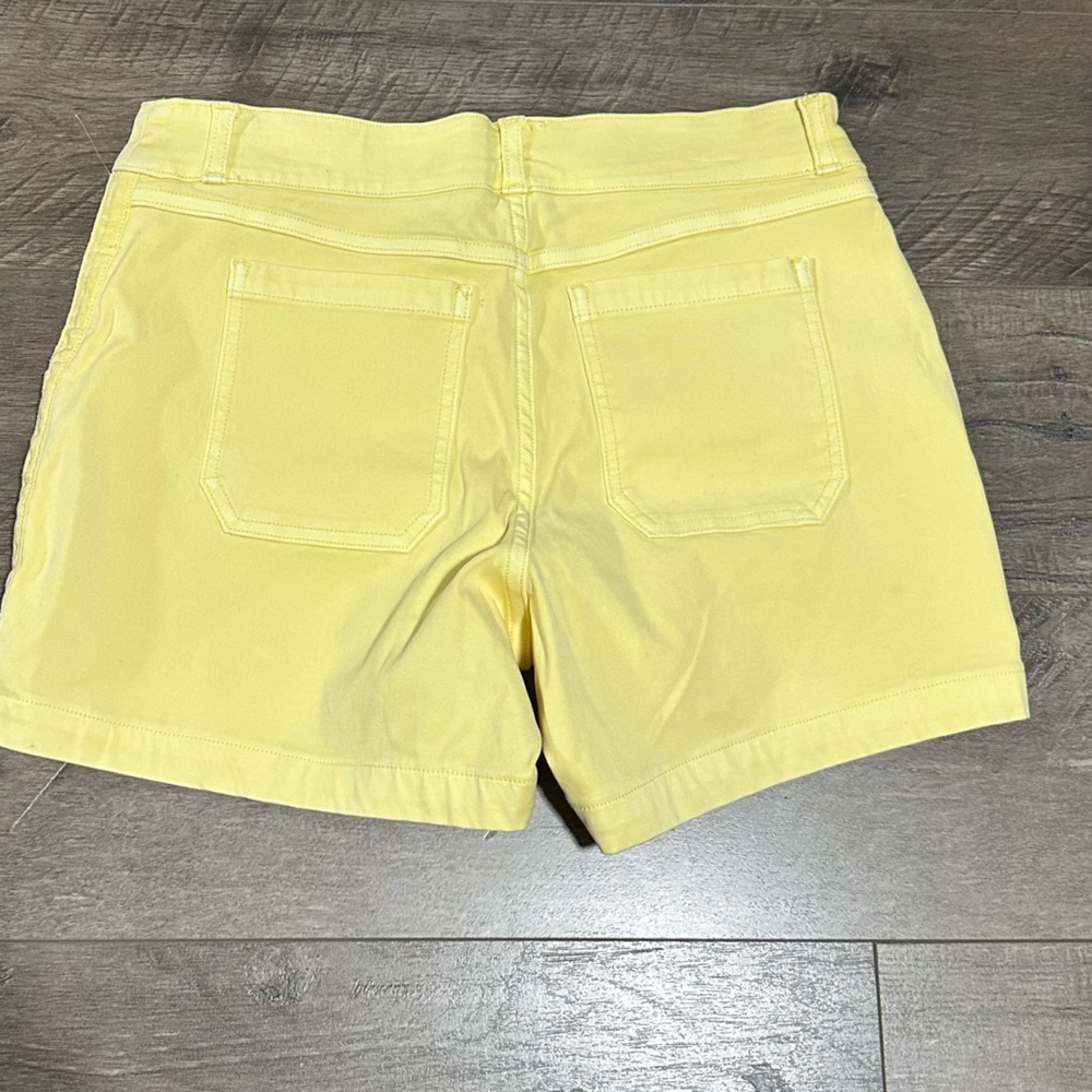 NWOT Spanx Flat Front Pull-on Stretch Twill Chino Shorts 6 inch Butter Yellow M - Picture 3 of 3